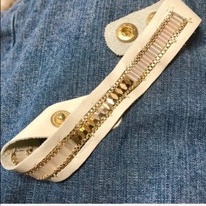 Leather bracelet with Gold beads